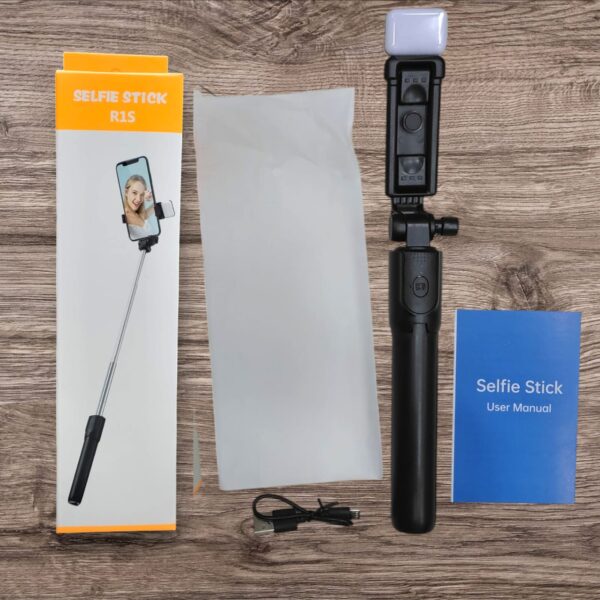 R1S Bluetooth Selfie Stick With Light